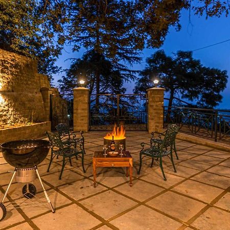 Stayvista At Paris Villa With Pvt Pool & Valley View Kasauli Dış mekan fotoğraf