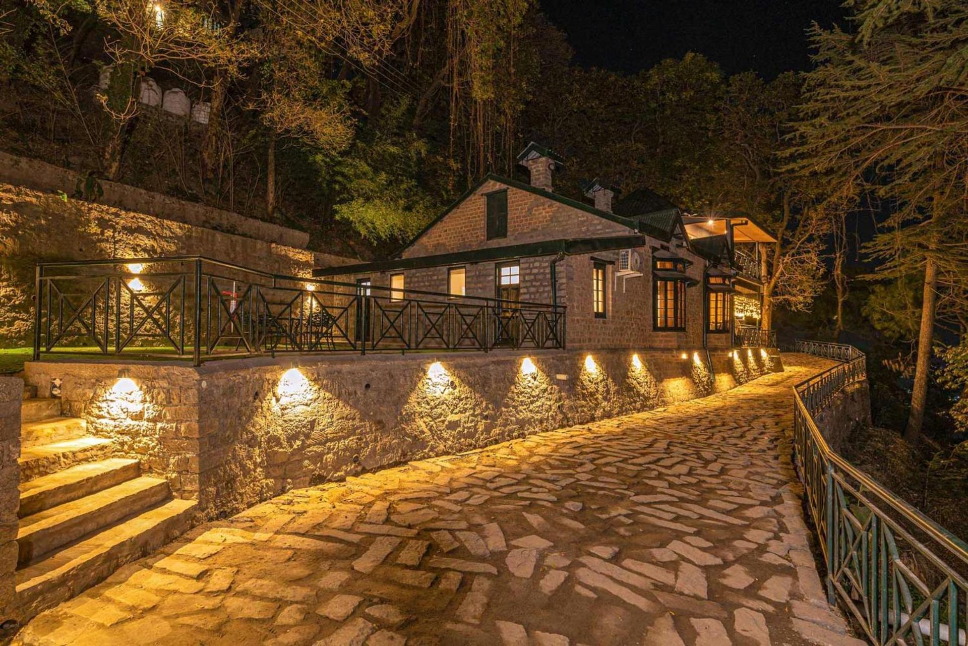 Stayvista At Paris Villa With Pvt Pool & Valley View Kasauli Dış mekan fotoğraf